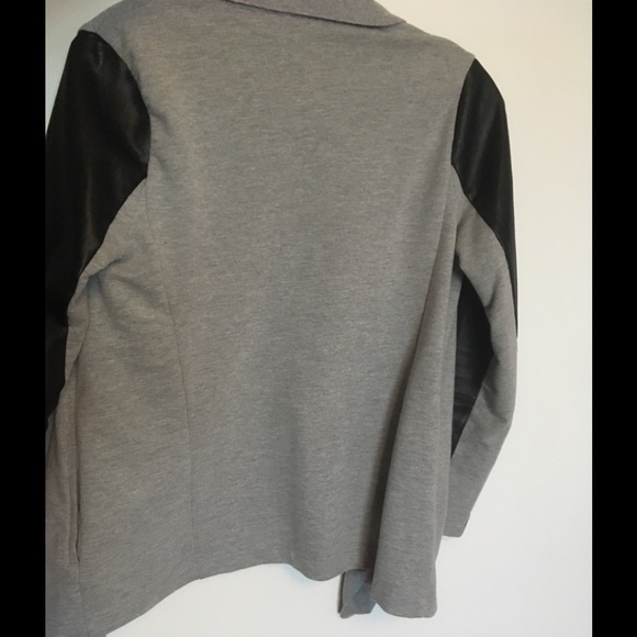 Bershka top⛄️❄️ - Picture 4 of 7